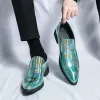 Fashion Slaser Männerschuhe Grüne Business Casual Moccasins Speced Toe Patent Leder Gentleman Kleid Schuhe Slip-On Lederschuhe