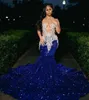 2024 Robes bleues royales sexy paillettes à paillettes à paillettes brillantes sirène scintillante Appliques en dentelle blanche Crystal Robe de soirée robes de bal robes de bal Longueur 0513