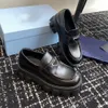 Plattform skor plattform kilar snörning rund tå block klackar slip-on platt loafer chunky äkta läder lyxdesigner för kvinnor fabrikskor 35-41