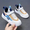 Sapatos de esportes infantis para meninos tênis casuais tênis ao ar livre sapatos de corrida confortáveis calçados de crianças leves 240507