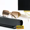 Lunettes de soleil de la mode Polarize Luxury Rectangle Designer Sunglasses pour femme Dhgate Letter Temple Mens Sun Glasses Holiday Casual Eyeglass 1: 1 UV Résistant