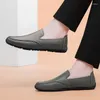Sapatos casuais Supotos de verão masculino Flagship Slip-On Leather Bottom Slip-On Slip-On Soft Bottom