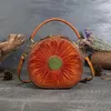 Umhängetaschen bilden echte Leder -Frauen -Tasche 2024 Retro kleine kreisförmige Handtasche Erste Schicht Kuhpferd elegant Crossbody