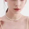 Anhänger Halskette Minar Exquisit echter Süßwasserperlen weiße Naturhülle Perlenkette für Frauen Damen 14K Gold plattiert Kupferstrang Choker