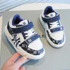 Sneakers Childrens Buty krykieta 2024 Wiosna i jesień nowe chłopców koreańskie edycja chleb dziewczęta moda moda zwykłe duże sport H240513