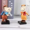 Decorative Figurines 2pcs Creative Resin Craft Gift Cartoon Couple Po Props Cow Small Ornaments Bedroom Home Decoration Birthday Wholesale