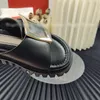 Sandálias de designer clássicas plataforma feminina chinelos grossos sola preta flora slide de fundo liso lisos lisos de praia Fácil de usar sapatos de deslizamento de estilo de estilo 35-42