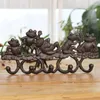 Figurines décoratives rustiques cinq belles grenouilles en fonte de fer en fonte avec 5 cintres accents de maison de ferme européenne