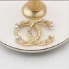 20style Luxury Frauen Männer Designer Marke Brief Broschen 18K Gold plattiert große Perle Strassbrosche Brosche Charm heiraten Weihnachtsgeschenkschmuck Accessoire