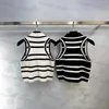 Luxur Designer Women's Tank Top Spring/Summer Nytt mångsidigt mode Casual Contrast Striped Collar Sticked Sleeveless Tank Top