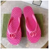 Designer sandals Donne Tanne Guooi Casualmente Scarpe Clai in gomma Clip dal fondo piatto Punte da donna pantofole da donna Slifori a spina di aringo