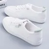 Chaussures décontractées 2024 femmes baskets vulcanize printemps automne hremptable plates solides couleurs mines jeunes femme blanc