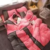 Sängkläder sätter 2024 Magic Fleece Set Winter Thick Däcke Cover Sheet Emitted Bed Fashion Color Constract Velvet Flannel King