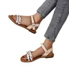 Sandálias 2024 Sapatos para mulheres Moda Basic Moda Casual Dot Round Round Toe Fivele Strap Flat com feminino