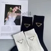 Designer Socks for Men Women Bawełniany oddychający skarpetka z skórzanym metalowym kawałkiem TB0L