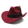 Nouveau chapeau de cowboy mode et Unisexe Solid Jazz Hat avec une décoration en forme de vache Western Cowboy Hat Sorero Hombre