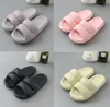 2024 Sandales Sandales Slipper Summer Summer Home confortable Soupes souples Salles Salles de bains non glissées Black Green Cosmetic Graphite Chaux Talon Talon Gai Femmes Stripe 585