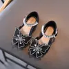 Sandales Summer Girls Sandals Sequins Fashion Righestone Bow Girl Princess Chaussures Baby Chaussures chaussures plates taille 21-35L240510