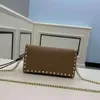 Rivet Sacs simples Baguette Vualentino Metal Purse Sight Stad Handbag Square Classic Classic Chain Designer Bodor Crossbody Womens Flip Cowhide Sac Handsbag W6P2