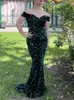 Party Dresses Romagic Off the Shoulder Green Mermaid Evening Gown Ball Stretchy Velvet snedstreck lyxiga kvinnor Courtyard Wedding