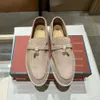 New Dress Shoes Loro Charms de verão Walk Mocassins for Women Piana Designers Loafer Men Office Carreira Tamanho da viagem 32-46 Sapacho de sapato casual Sandálias de tênis de couro