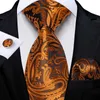 Cravatta set di cravatta di lusso in oro paisley seta cravatta 2023 New maschile da 8 cm Fazzolette per fazzolette per il ballo di nozze per la festa di nozze Gentile per marito