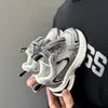 Sneakers Buty dziewcząt 2024 Wiosna/lato nowe dzieci miękkie lekkie tato chłopcy siatka oddychająca sport H240513