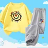 Комплекты одежды для мальчиков летняя одежда набор детской мультипликационная футболка+Свободные брюки Harlan Set 2pcs Молодежная спортивная одежда Setl2405L2405