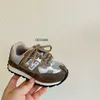 Sneakers Versione coreana di Childrens N Sports Scarpe Sports Primavera ed estate Mesh in Mesh Running for Boys Girls Scatened Midrof Modeble Middle F -H240513