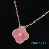 Fashion Classic Necklace Jewelry 4 Four Leaf Clover Charm Pink Color Withdiamonds Designer smycken halsband för kvinnor chirstmas