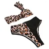 Bikini de maillots de bain pour femmes Ensemble sexy une épaule d'épissage conception de deux pièces léopard / imprimé floral pour femmes de maillot de bain beachswear