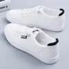 Chaussures décontractées 2024 femmes baskets vulcanize printemps automne hremptable plates solides couleurs mines jeunes femme blanc