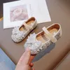 Sneakers 2023 Autumn New Little Girl Bow Princess Single Shoes Sweet Crystal Soft Sole Western Style for Girls H240513