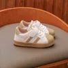 Sneakers Childrens Casual Sports Shoes Lente en herfst Baby Walking White Casual Shoes Fashion Shoes Shoes Childrens Board Shoes D240513