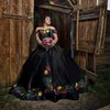 Mexico Charro Black Sweet 16 Dresses Girls broderade pärlor från axeln Satin Ball -klänning Lång quinceanera klänning Prom Graduation D 2507