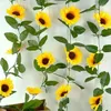 Flores decorativas 2 PCs Sunflower Vine Artificial Flower Kawaii Wedding Decoration fiori artificiali pendenti verão ao ar livre 200cm