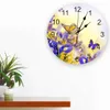 Väggklockor iris blommor fjäril dekorativ rund väggklocka arabiska siffror design icke tickande väggklocka stort för sovrum badrum