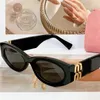 Summer Sungloze Designer Designer Męskie okulary przeciwsłoneczne Lopardzie wielokrotne styl grube nogi owalne rama białe różowe szklanki mieszanki kolorowy MZ057 C4