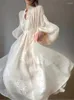 Abiti casual francese elegante ricamo floreale floreale sera abito sciolto femmina manica lanterna allaccia su cintura beige vestidos abiti da ballo da ballo