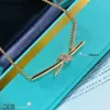 Tiffanncy High End jewelry necklaces for womens V Gold Full Diamond Knot Necklace 18K Rose Gold Cross Light Luxury New Sterling Silver Collar Chain Female Original 1:1