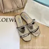 Designer sandals Donne Slifori di ferro Slifori da donna Triangolo Film di vetro trasparente Exposto Temperamento di punta semplice Cool per l'abbigliamento estivo