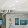 ジュエリーストアの天井の装飾ハンギングボールショップレイアウトディスプレイペンダントイベントクリスマスフェスティバルパーティーデコレーション240509