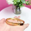 Klassisches Design oval Frauen Schmuck Bangle Zirkon Mode Edelstahl Gold Armreifen