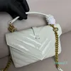 Hochwertige Designer -Taschen umgehen Frauen Umhängetaschen Leder Gold Kette Crossbody Tasche große Kapazität Einkaufstasche Gold Metall Buchstaben Farben Tasche