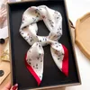 Luxury Scarf Head Abch Woman Silk Stampa Lettere Ploid Head Regalo di compleanno del marchio di lusso