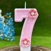 5pcs Kerzen lila rosa Barbei Geburtstag Schöne Geburtstagsnummer Kerzen funkeln für Kuchen -Top -Dekoration Blume reine Biene Honig Kerzen