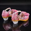 Сандалии девочек Сандалии летние новые детские обувь принцессы маленькие девочки высокие каблуки.