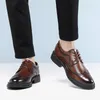 Casual Shoes 2024 Spring Autumn Platforma moda Men Business Formal jasna twarz patent skórzana skóra Brock Men's Lace Up