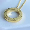 Colliers pendants Femme Man Bijoux chaîne de bijoux classique à la mode haut de gamme Golden / Sier / Rose en acier inoxydable Gold Diamond Collier