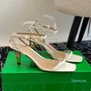 Femmes d'été Sandales Chaussures Sculptural Metal Stiletto talons nus or argent blanc noir orteil ouvert talons hauts Lady Walking